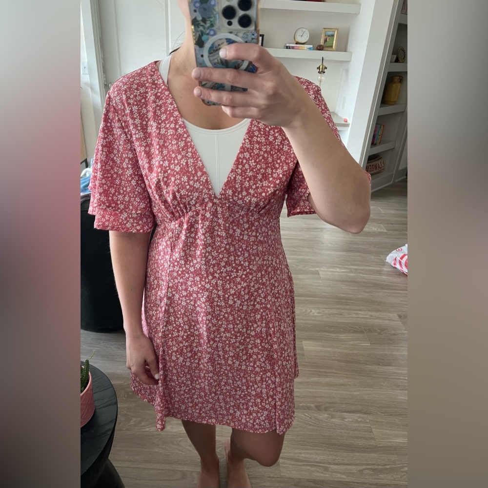 Pink floral v-neck dress - Size M